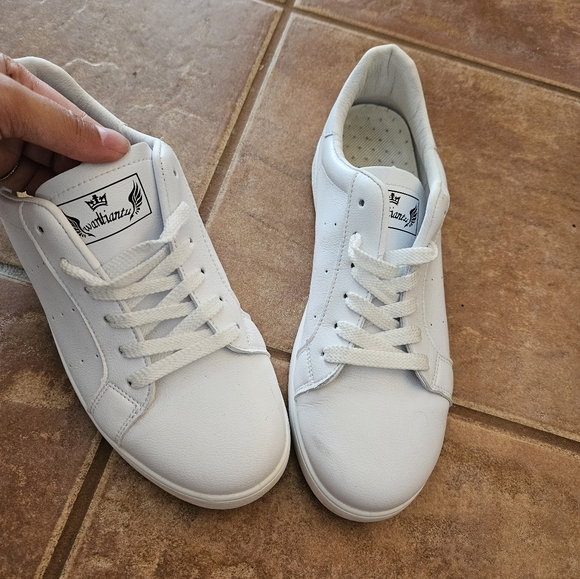 WHITE SNEAKERS - Picture 3 of 7
